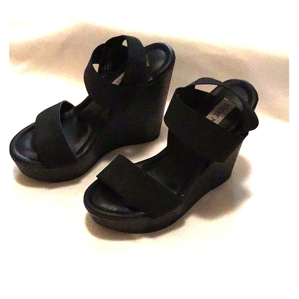 Steve Madden platform strappy wedge